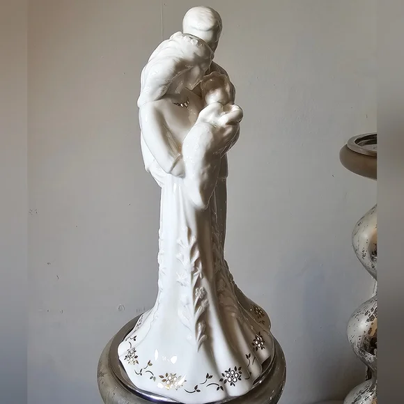 Lenox Vintage china jewels collection christening figurine Sheek - Picture 6 of 7